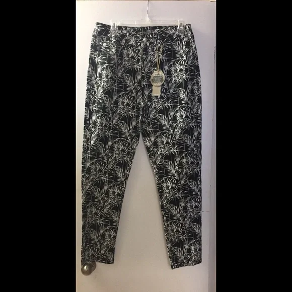 🌟 High Rise Booty Shaper Full Pant - Picture 1 of 5